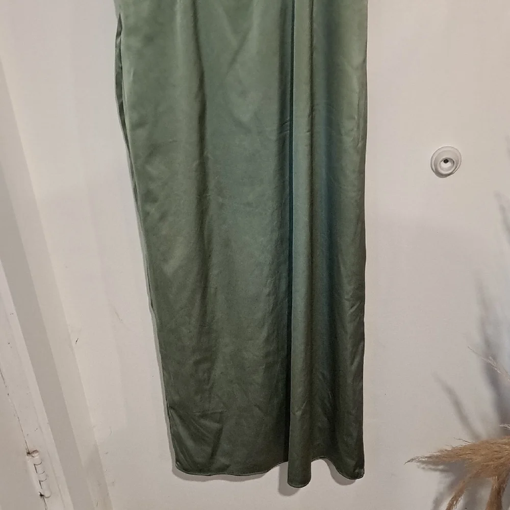 Abercrombie & Fitch Sage Green Maxi Dress Size L NWOT B113